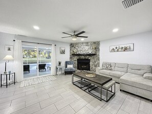 Televisor intel·ligent i llar de foc 