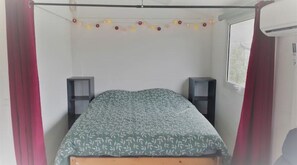 2 bedrooms, bed sheets