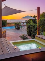 Hot tub, steam room, massages