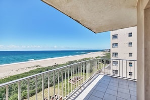 Apartment | Property grounds - Escape to Paradise at in Amanzimtoti (aManzimtoti)