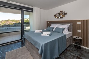 Luksusvilla | 5 soverom, safe på rommet, individuelt dekorert og individuelt innredet