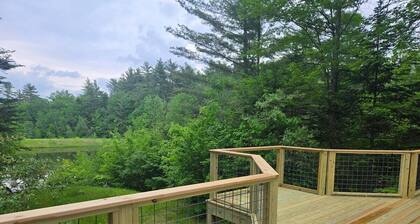 Pet Friendly Private Waterfront home, Estates
