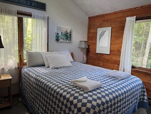 5 bedrooms, WiFi, bed sheets - Enjoy this Waterfront Retreat in Waterville Estates with your furry pal!! (GH19E) (Campton)