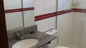 Bathroom - HOTEL ELDORADO ECONOMIC (Paracatu)