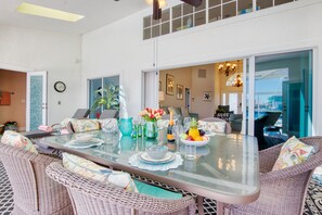 Dining - VILLA SUNNY LEMON – HEATED POOL & SPA | GULF ACCESS | BOAT RENTAL + TOURS VOUCHER INCL. (Cape Coral)