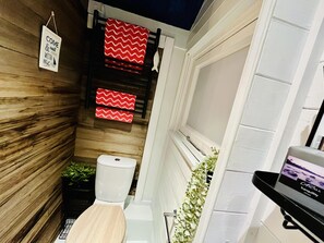 Cabin | 1 bedroom, iron/ironing board, free WiFi, bed sheets - Beautiful Cosy Garden Cabin, 5min Walk to Beach (Bognor Regis)