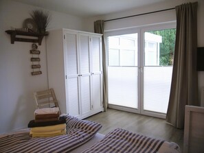 2 dormitorios, cuna de viaje, wifi gratis y ropa de cama