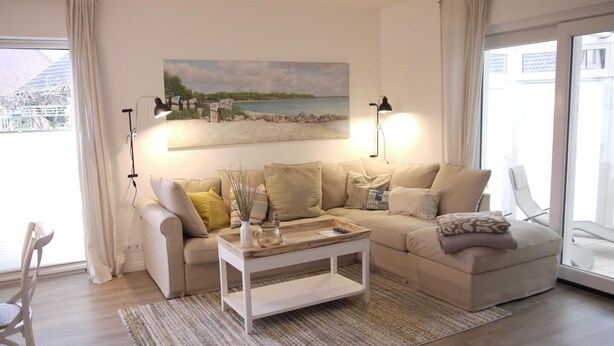 Smart TV, fireplace, books - Großzügige Wohnung auf 125qm mit Terrasse, Wintergarten, Sauna und Kamin (Scharbeutz)