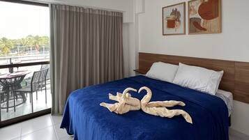 1 bedroom, individually decorated, individually furnished, desk