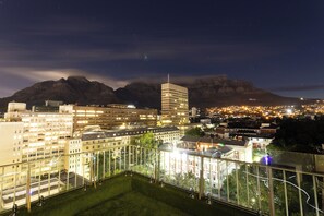 View from property - Habitat Aparthotel By Totalstay (Cape Town)