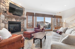 TV, fireplace