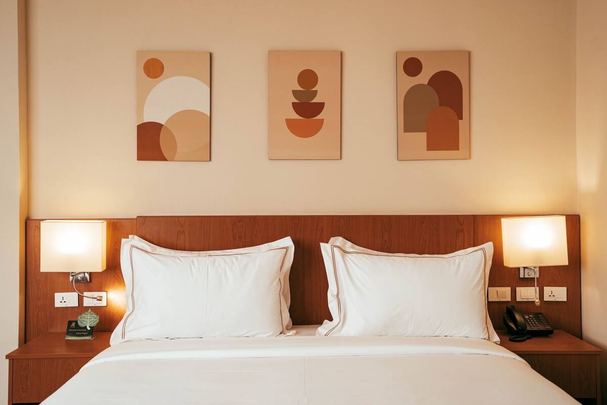 In-room safe, desk, iron/ironing board (on request), WiFi (free)