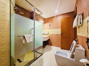 Free toiletries, hair dryer, towels - AYA Addis Hotel (Addis Ababa)