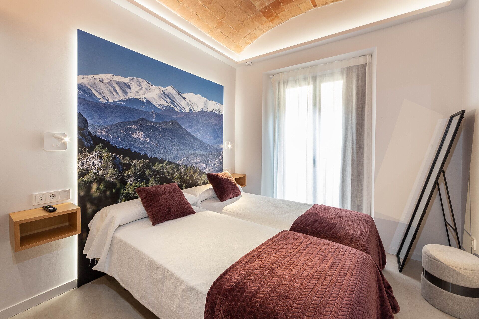 1 bedroom, iron/ironing board