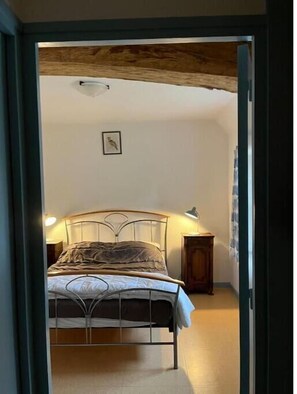 5 Schlafzimmer, Bügeleisen/Bügelbrett, kostenloses WLAN