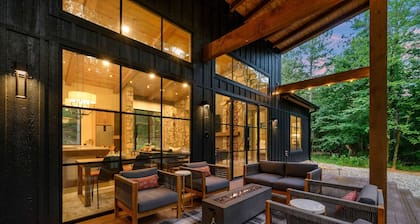 Top Rated Designer Dream Home w/ Hot Tub on Creek!