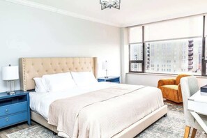 6 habitaciones, escritorio y tabla de planchar con plancha 