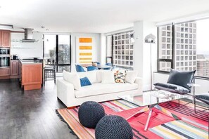 Televisión, estéreo, oficina