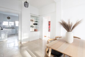 2 bedrooms - Charming Seaside Apartment Elegant 2BR in Glyfada (Glyfada)