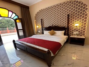 Grand-huone | Ylelliset vuodevaatteet, työpöytä, silitysrauta/-lauta, ilmainen Wi-Fi