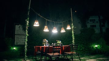 Couples’ dining