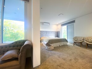 4 bedrooms, WiFi, bed sheets