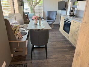 Télévision à écran plat de 50 pouces avec chaînes numériques