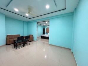 Televisión de pantalla plana de 32 pulgadas con canales por cable 