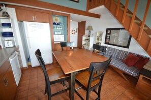 Dining - Waterfront condo with stunning views in Glen Arbor. Air conditioning. (Glen Arbor)