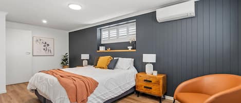 4 bedrooms, WiFi, bed sheets