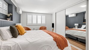 3 bedrooms, free WiFi, bed sheets - Renovated 3BR apartment with pool, WiFi, air-con & linen included, walking distance to beaches (Evans Head)