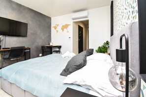 Studio Suite | Desk, iron/ironing board, free WiFi, bed sheets - EASY RENT Apartments - Smart 705 (Lublin)