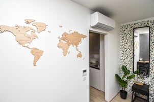 Studio Suite | Desk, iron/ironing board, free WiFi, bed sheets