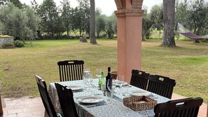 Villa | Outdoor dining