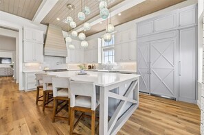 Fridge, microwave, oven, stovetop - Luxe Home Near Beach Access@Cinnamon Shore South+Resort-Like Amenities! (Port Aransas)