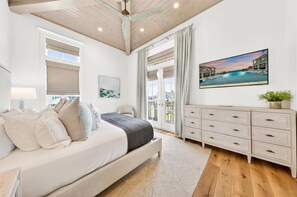 5 bedrooms, desk, iron/ironing board, free WiFi