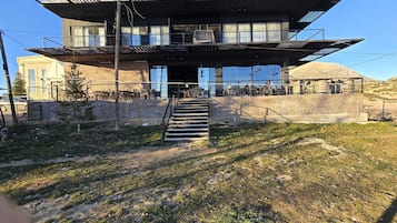 Mặt tiền nơi lưu trú