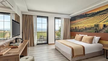 Phòng Tiêu chuẩn | Bàn, khu vực làm việc phù hợp cho laptop, phòng cách âm