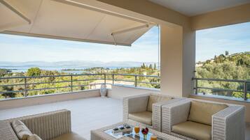 Apartemen Superior, teras, pemandangan laut | Teras/patio