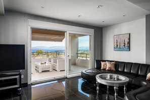 Living area - Euphoria Seaview Residences with Shared Pool by Konnect (Corfu)