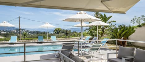 Dupleks - udsigt til pool - ved pool | Udsigt fra værelset