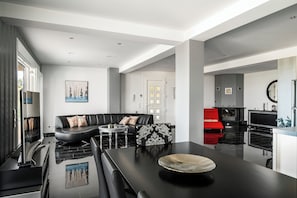 Appartement Supérieur, terrasse, vue mer | Coin séjour