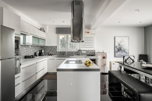 Superior Apartment, Terrace, Sea View | Private kitchen