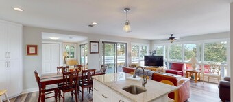 CLUBHOUSE COTTAGE 5 bedrooms, 3 bathrooms