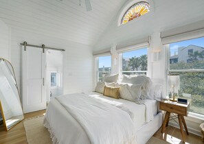 2 soverom, strykejern/-brett, wi-fi (inkludert) og sengetøy