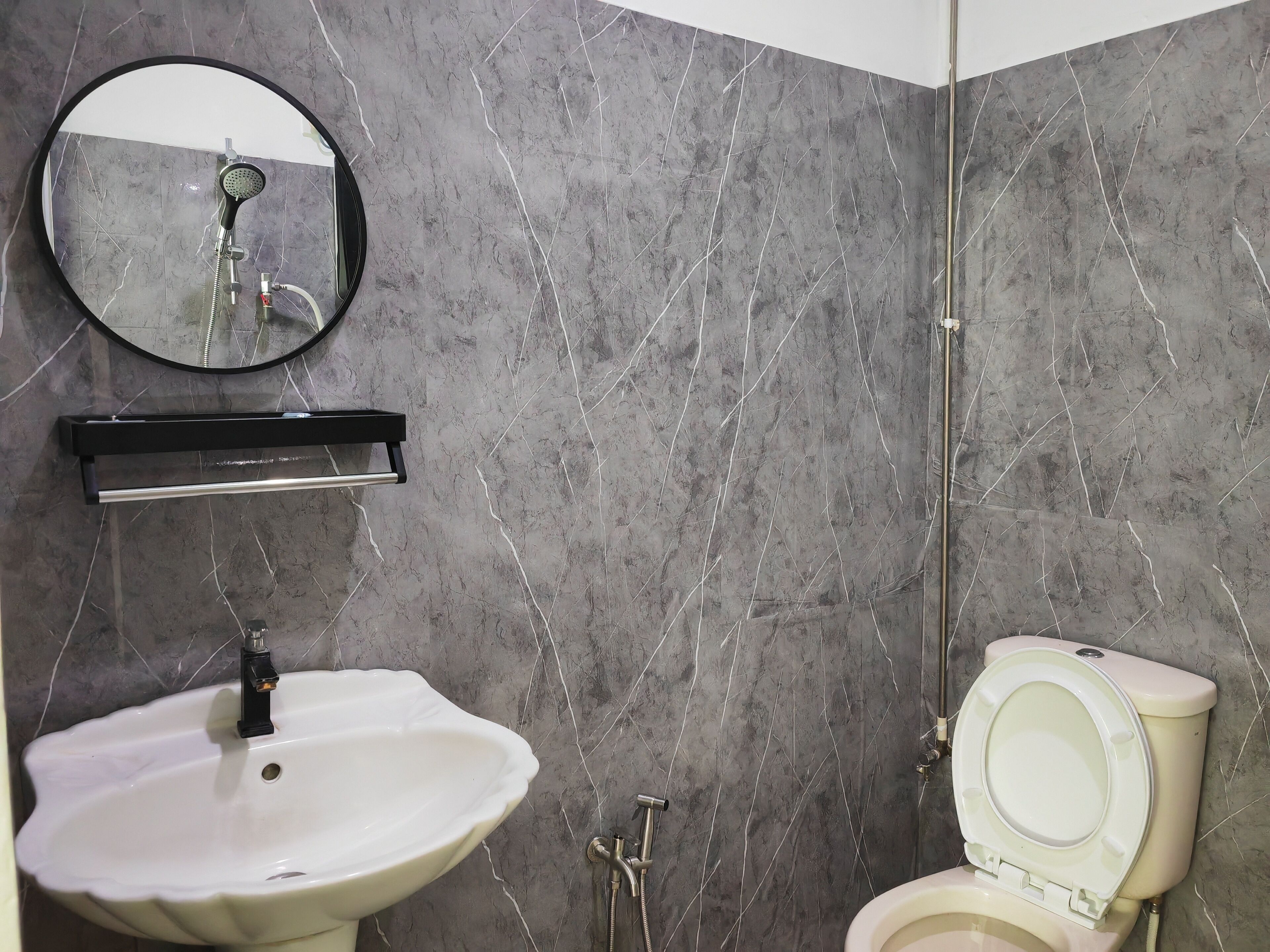 Gratis toalettartiklar och hårtork