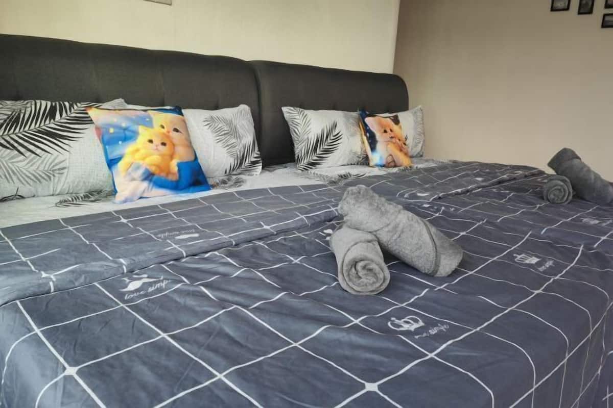 1 bedroom, iron/ironing board, free WiFi