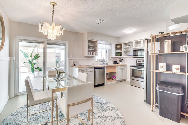 2 Mi To Three Sisters Springs: Home W/ Patio - Crystal River, FL