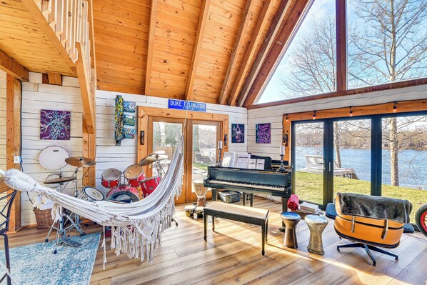 المنشأة من الداخل