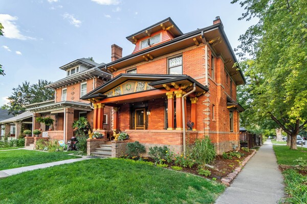 2 Mi To Downtown Denver: Stylish Gem W/ Fireplace! - Cherry Creek, CO